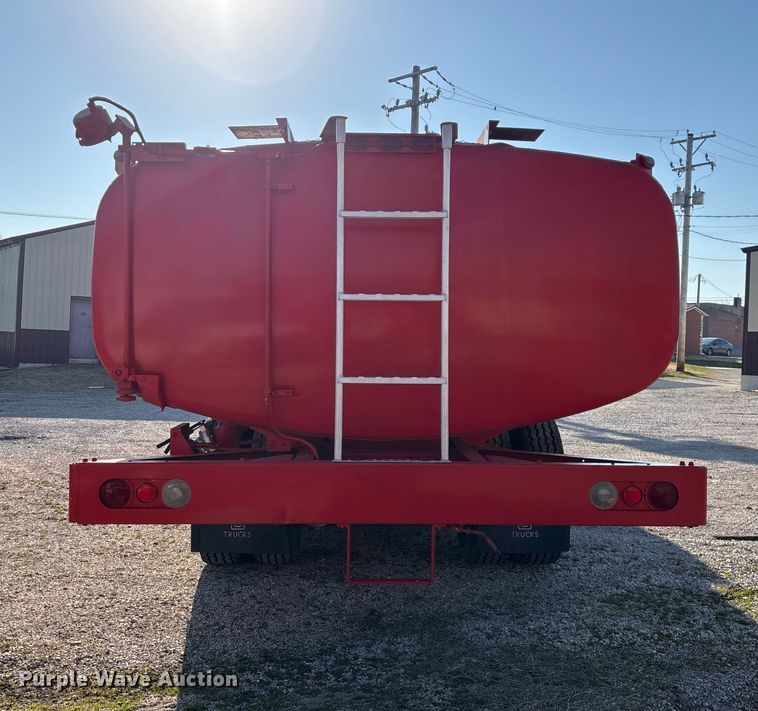 image for item FG0109 1990 Oshkosh pumper fire truck