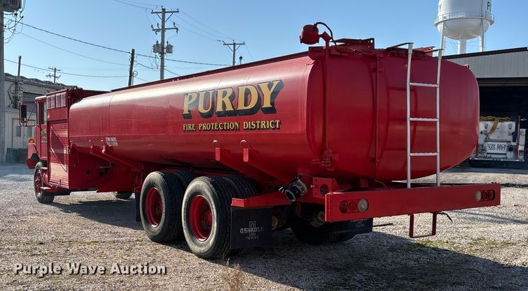 image for item FG0109 1990 Oshkosh pumper fire truck