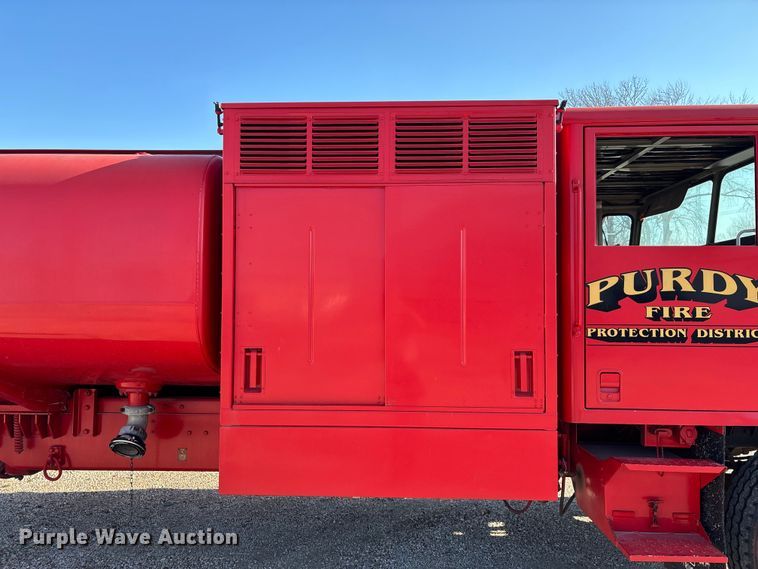 image for item FG0109 1990 Oshkosh pumper fire truck