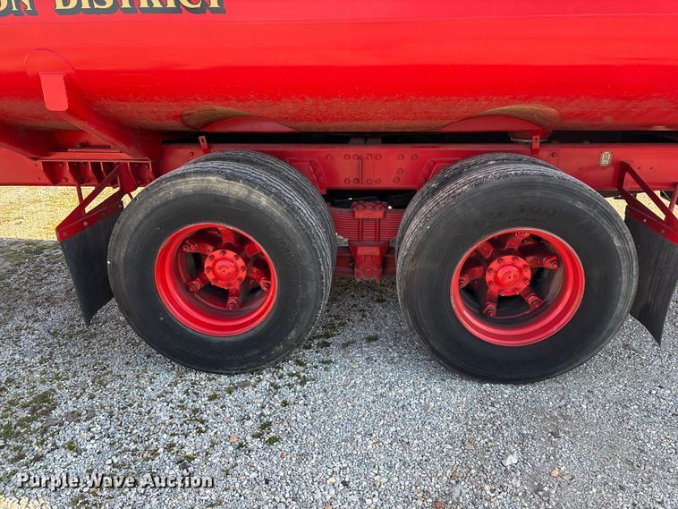 image for item FG0109 1990 Oshkosh pumper fire truck