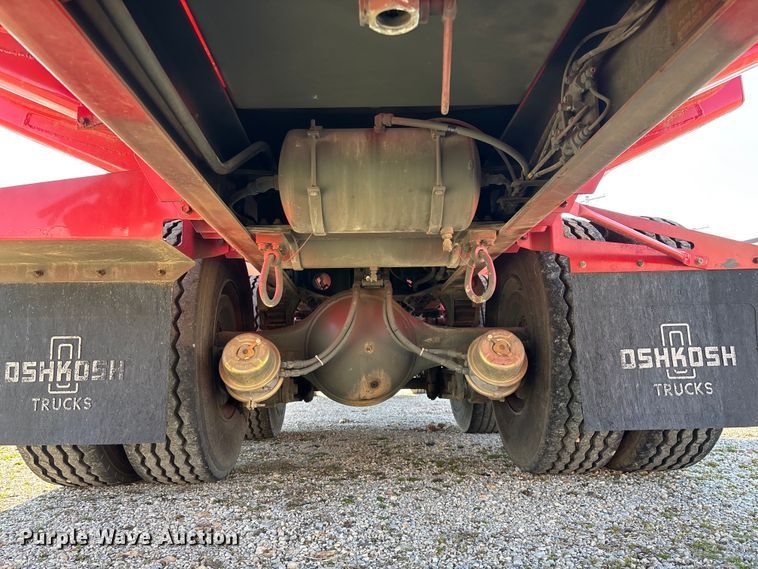 image for item FG0109 1990 Oshkosh pumper fire truck