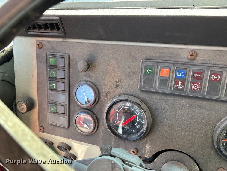 image for item FG0109 1990 Oshkosh pumper fire truck