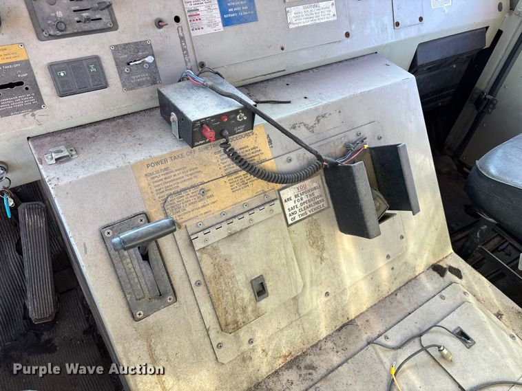 image for item FG0109 1990 Oshkosh pumper fire truck