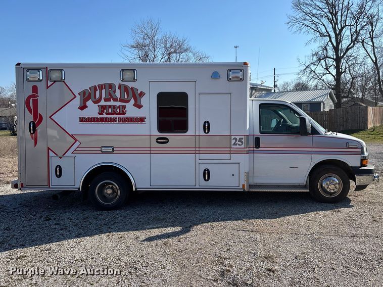 image for item FG0110 2011 Chevrolet Express 4500 ambulance
