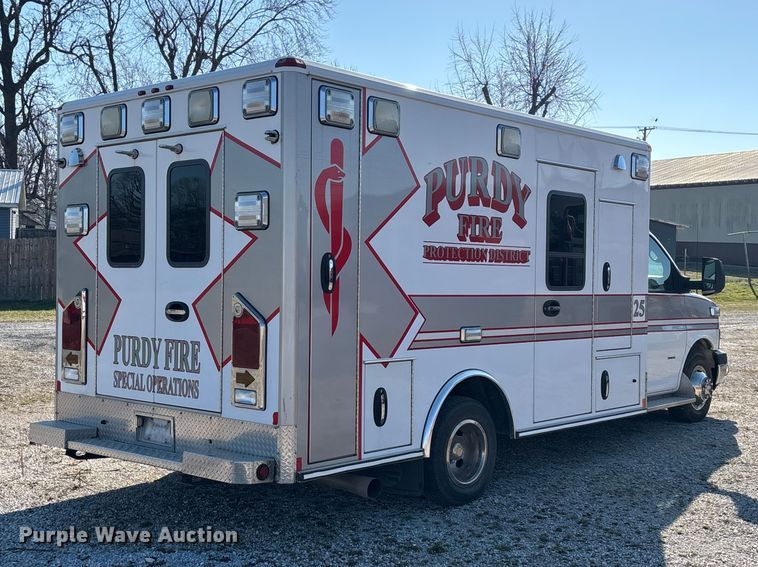 image for item FG0110 2011 Chevrolet Express 4500 ambulance