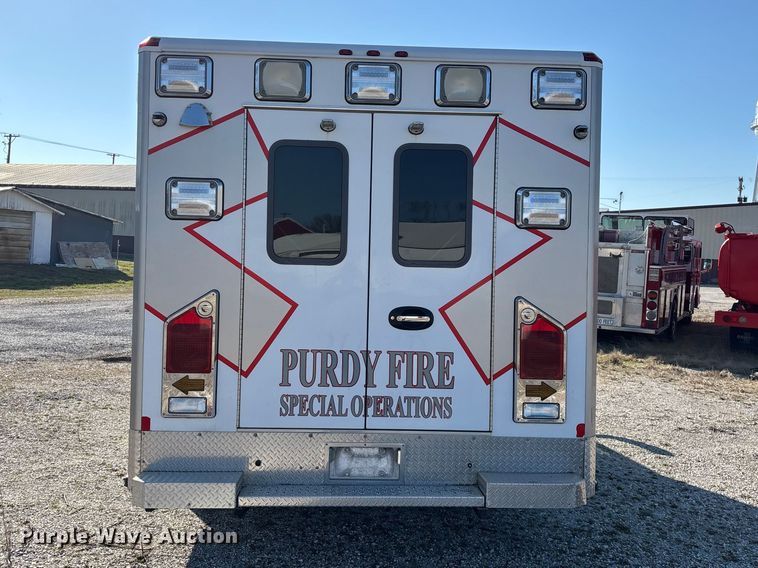 image for item FG0110 2011 Chevrolet Express 4500 ambulance