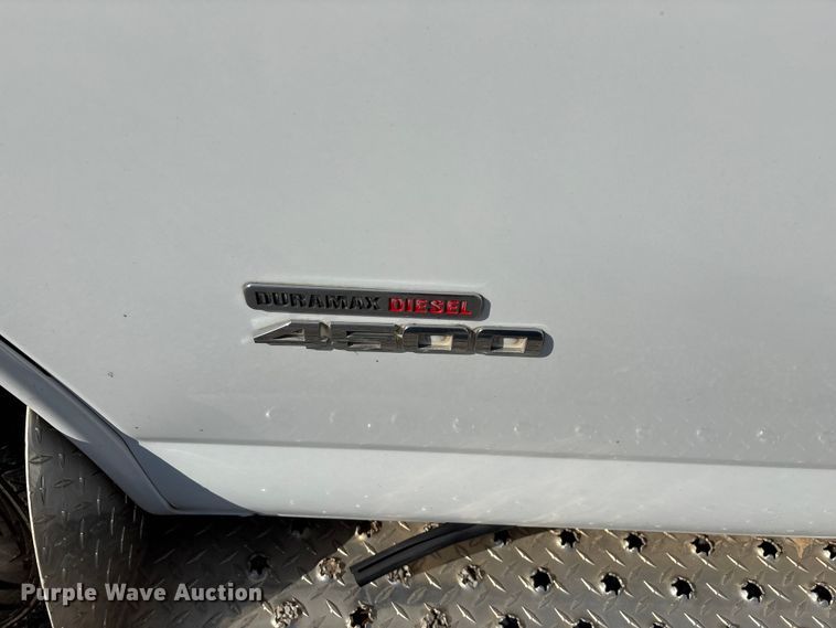 image for item FG0110 2011 Chevrolet Express 4500 ambulance