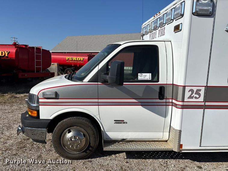 image for item FG0110 2011 Chevrolet Express 4500 ambulance