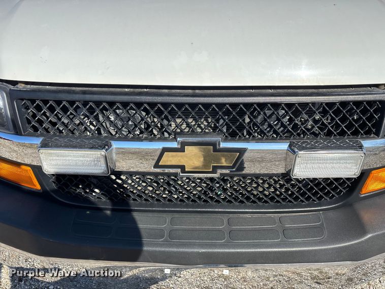 image for item FG0110 2011 Chevrolet Express 4500 ambulance