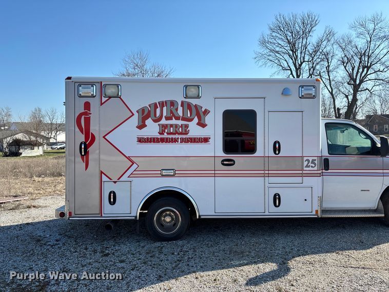 image for item FG0110 2011 Chevrolet Express 4500 ambulance