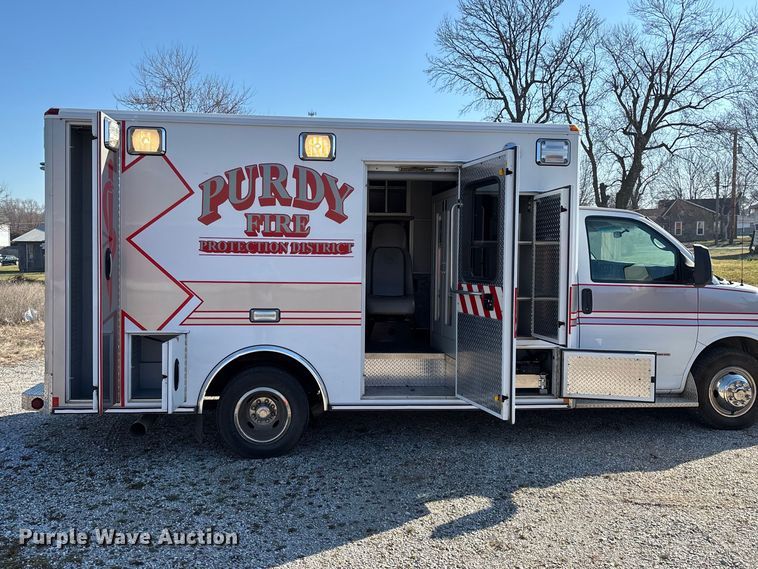 image for item FG0110 2011 Chevrolet Express 4500 ambulance