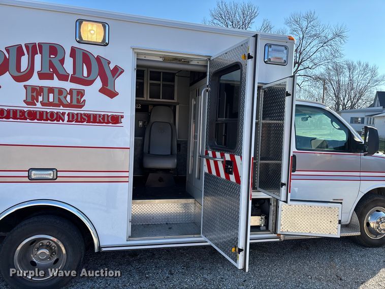image for item FG0110 2011 Chevrolet Express 4500 ambulance