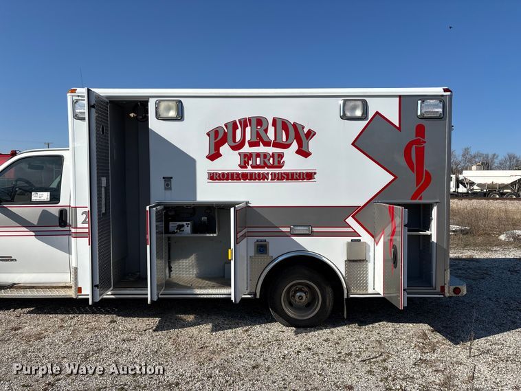 image for item FG0110 2011 Chevrolet Express 4500 ambulance