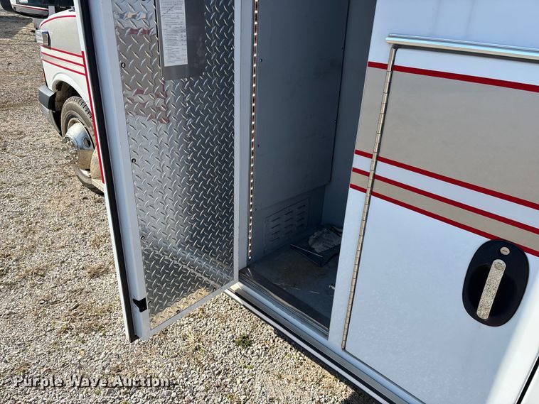 image for item FG0110 2011 Chevrolet Express 4500 ambulance