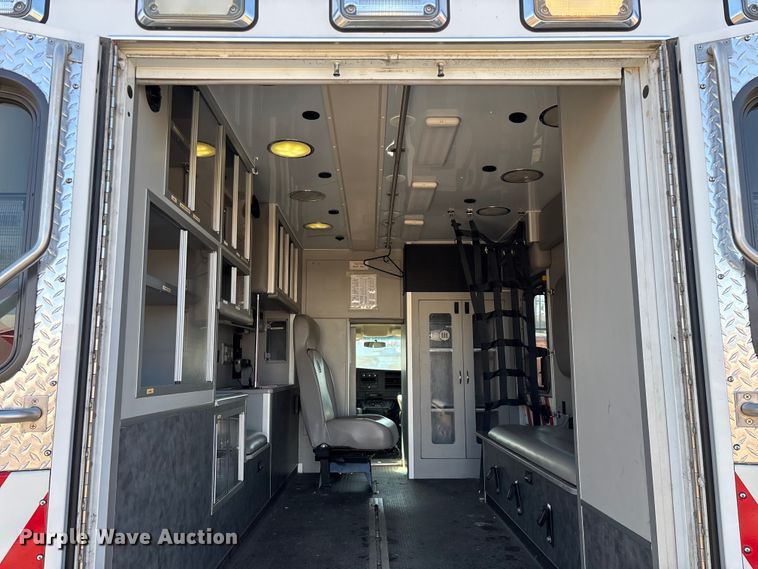 image for item FG0110 2011 Chevrolet Express 4500 ambulance