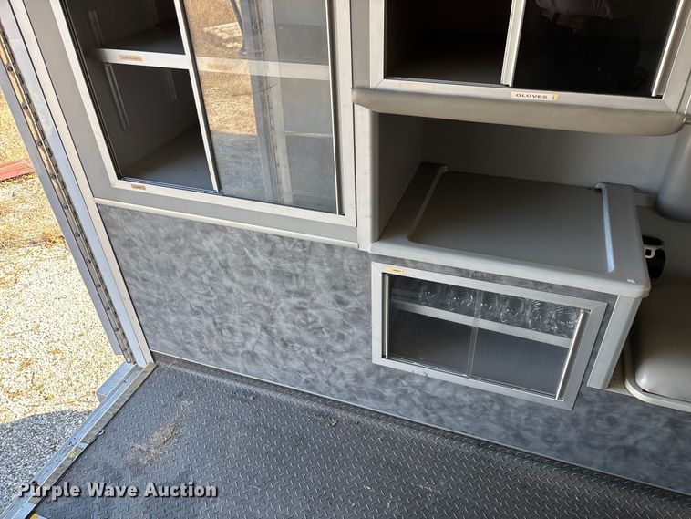 image for item FG0110 2011 Chevrolet Express 4500 ambulance