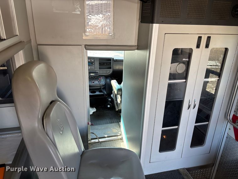 image for item FG0110 2011 Chevrolet Express 4500 ambulance