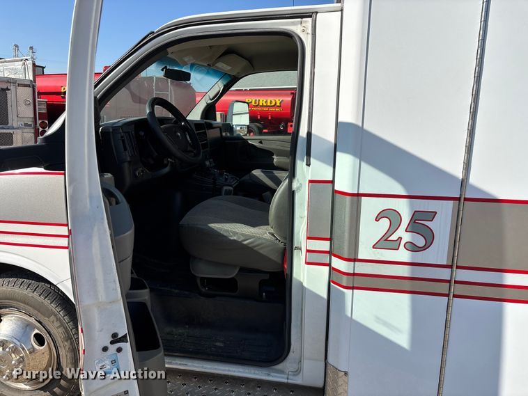 image for item FG0110 2011 Chevrolet Express 4500 ambulance