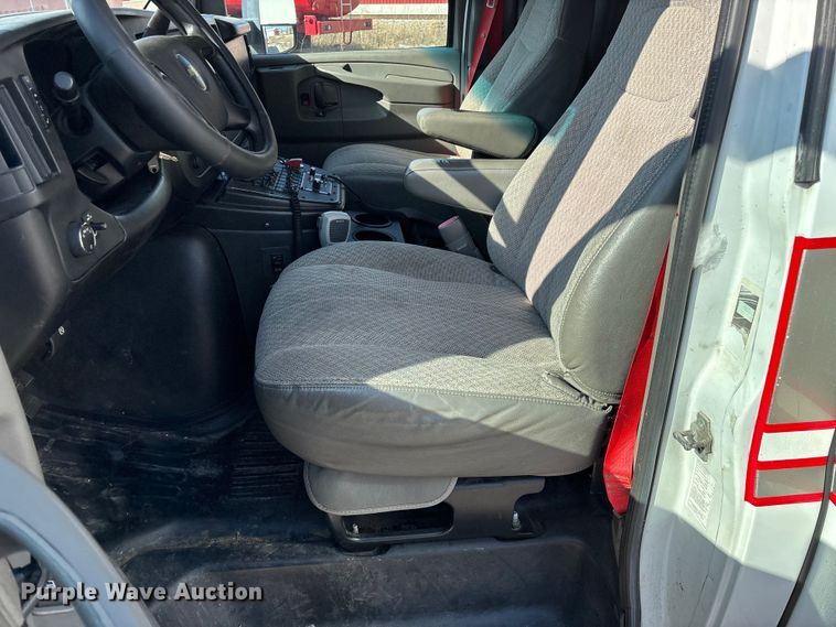 image for item FG0110 2011 Chevrolet Express 4500 ambulance