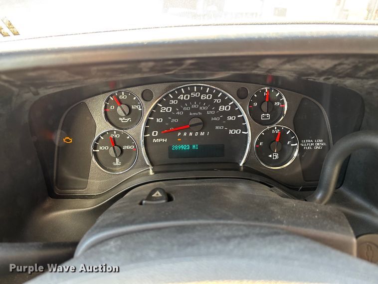 image for item FG0110 2011 Chevrolet Express 4500 ambulance