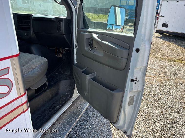 image for item FG0110 2011 Chevrolet Express 4500 ambulance