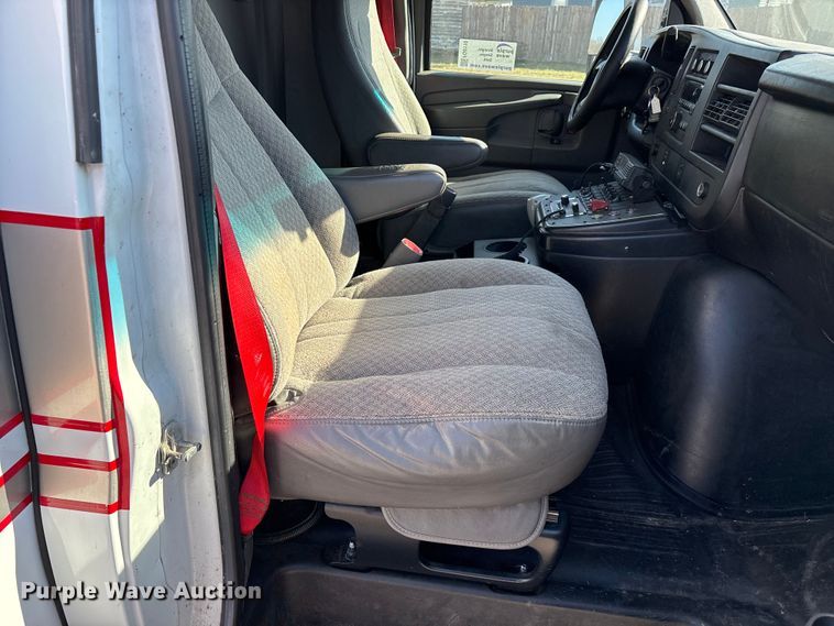 image for item FG0110 2011 Chevrolet Express 4500 ambulance