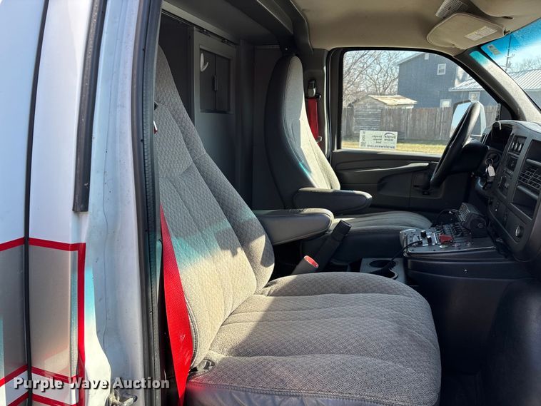 image for item FG0110 2011 Chevrolet Express 4500 ambulance