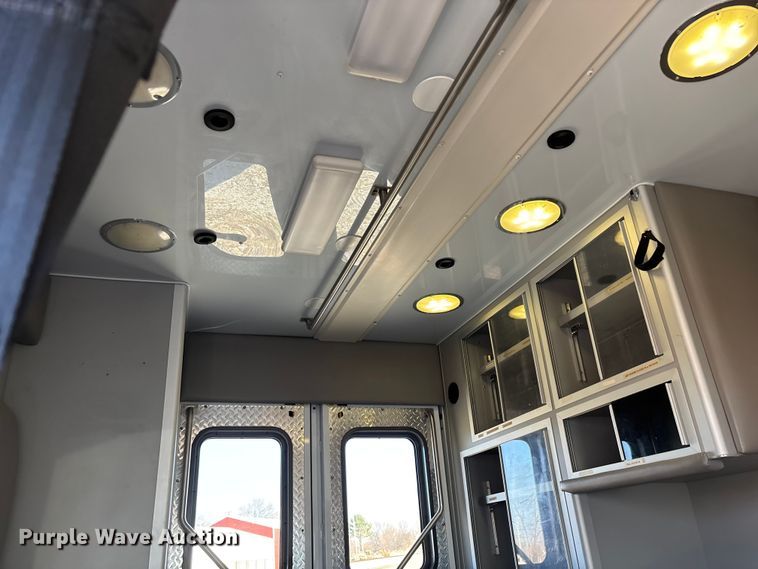 image for item FG0110 2011 Chevrolet Express 4500 ambulance