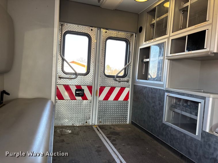 image for item FG0110 2011 Chevrolet Express 4500 ambulance