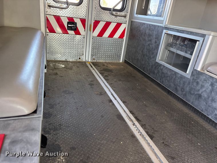 image for item FG0110 2011 Chevrolet Express 4500 ambulance