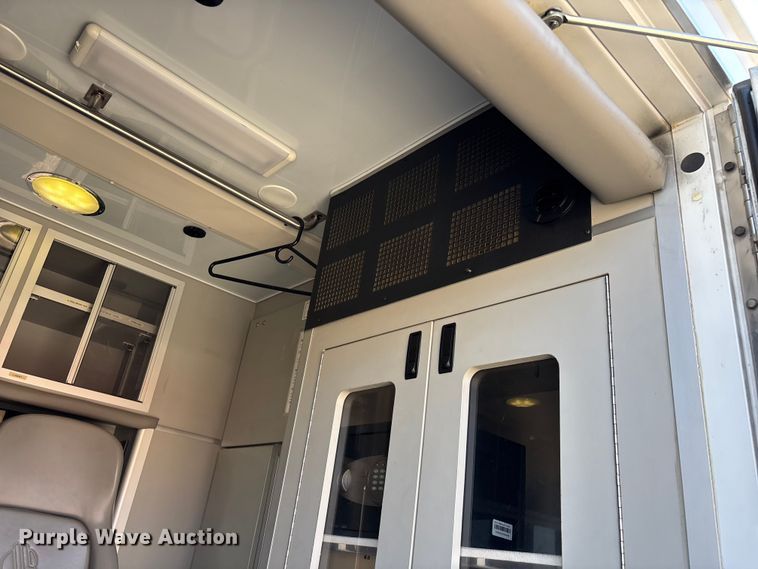 image for item FG0110 2011 Chevrolet Express 4500 ambulance