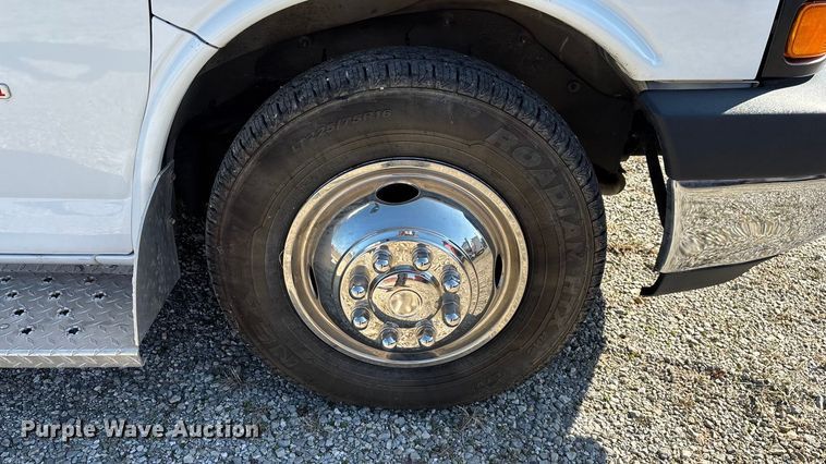 image for item FG0110 2011 Chevrolet Express 4500 ambulance