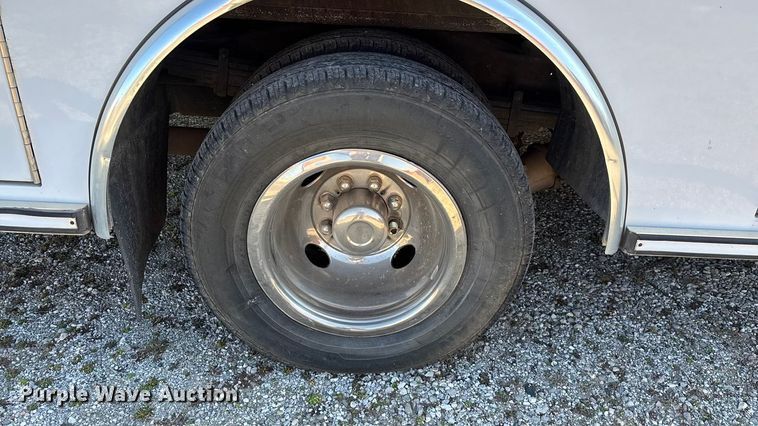 image for item FG0110 2011 Chevrolet Express 4500 ambulance