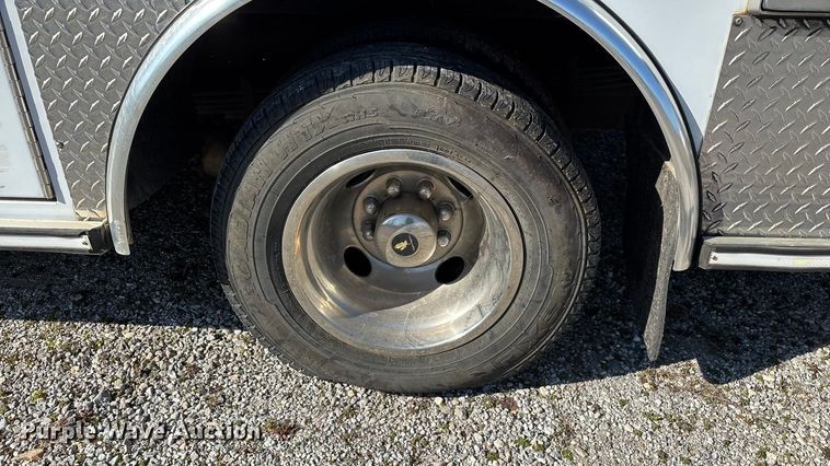 image for item FG0110 2011 Chevrolet Express 4500 ambulance