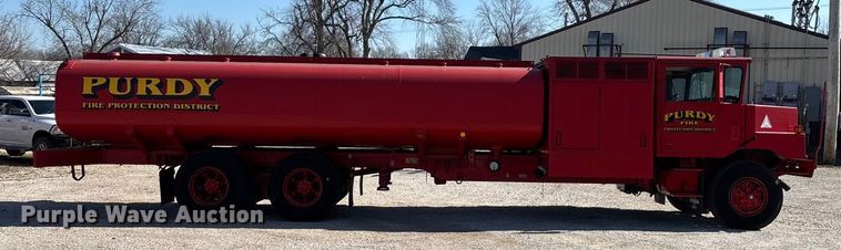 image for item FG0111 1990 Oshkosh pumper fire truck