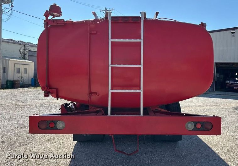 image for item FG0111 1990 Oshkosh pumper fire truck