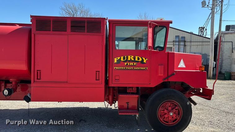 image for item FG0111 1990 Oshkosh pumper fire truck