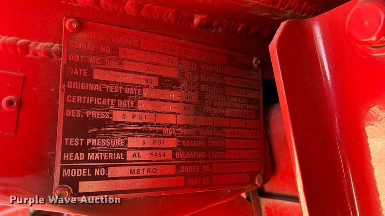 image for item FG0111 1990 Oshkosh pumper fire truck