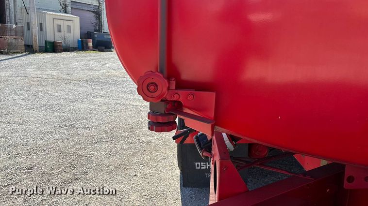 image for item FG0111 1990 Oshkosh pumper fire truck