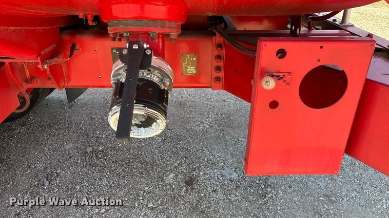 image for item FG0111 1990 Oshkosh pumper fire truck