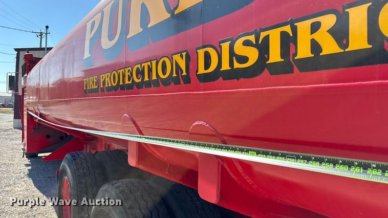 image for item FG0111 1990 Oshkosh pumper fire truck