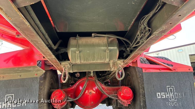 image for item FG0111 1990 Oshkosh pumper fire truck