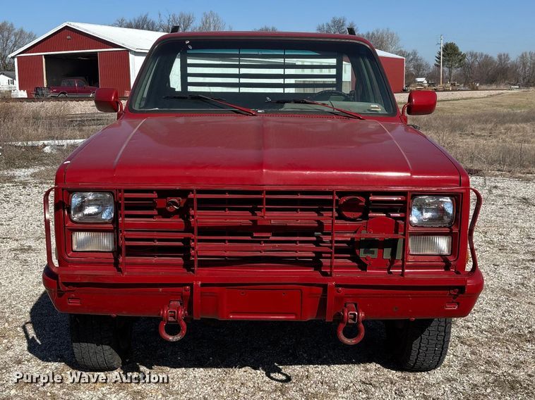 image for item FG0112 1985 Chevrolet CD-30903 flatbed pickup truck