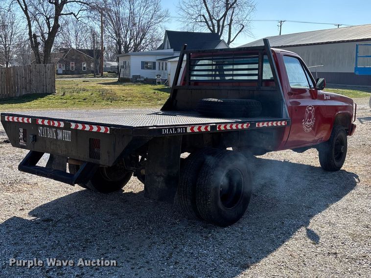 image for item FG0112 1985 Chevrolet CD-30903 flatbed pickup truck