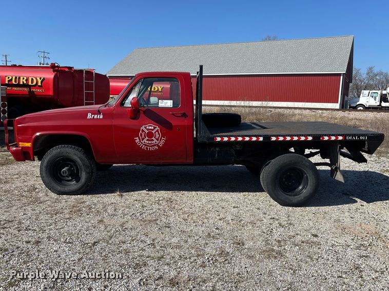 image for item FG0112 1985 Chevrolet CD-30903 flatbed pickup truck