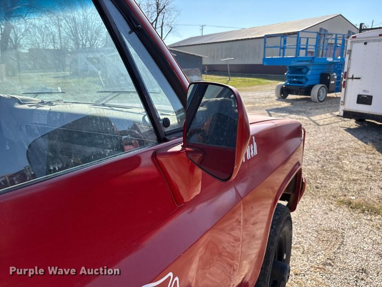 image for item FG0112 1985 Chevrolet CD-30903 flatbed pickup truck