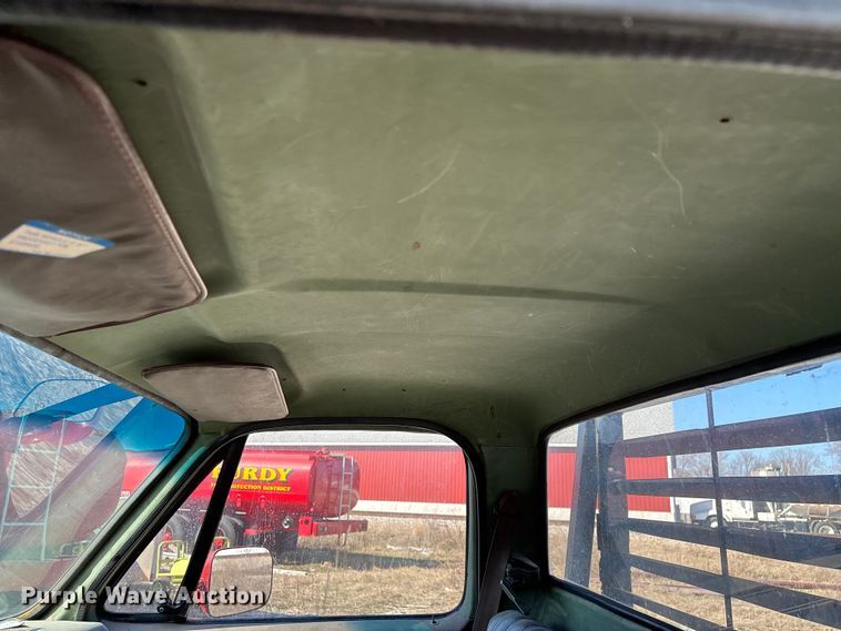 image for item FG0112 1985 Chevrolet CD-30903 flatbed pickup truck