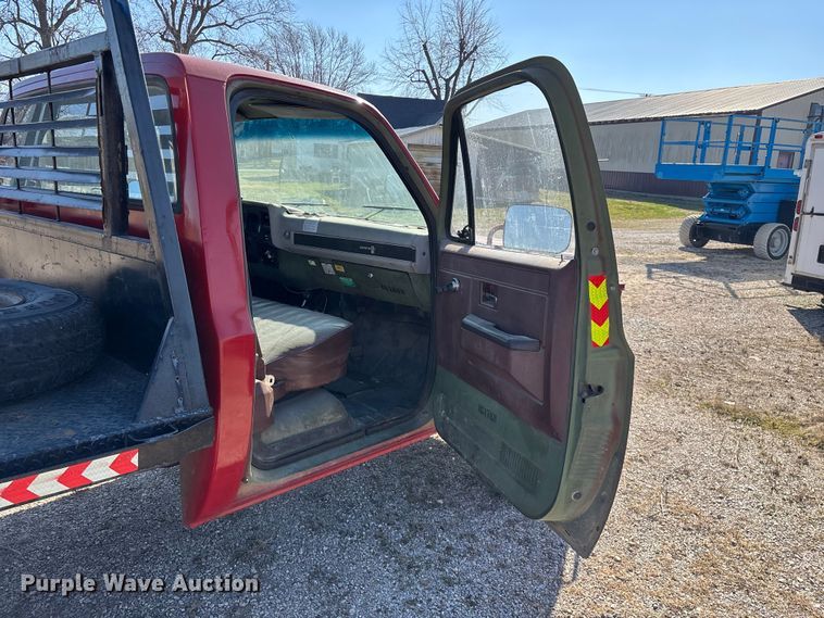 image for item FG0112 1985 Chevrolet CD-30903 flatbed pickup truck