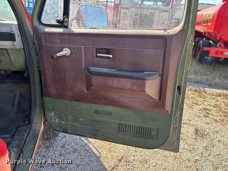 image for item FG0112 1985 Chevrolet CD-30903 flatbed pickup truck