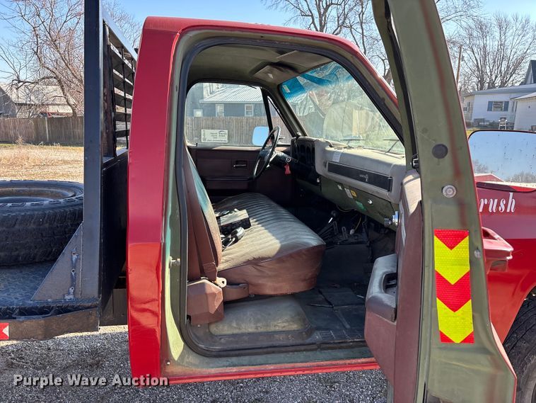 image for item FG0112 1985 Chevrolet CD-30903 flatbed pickup truck